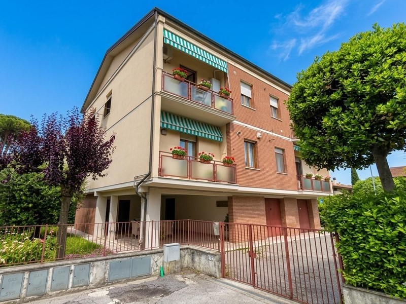 Quadrilocale in Vendita a Pontedera, 158'000&euro;, 82 m², con Box