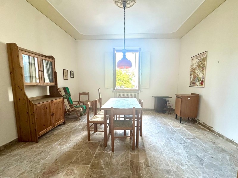 Trilocale in Vendita a Vinci, 105'000&euro;, 88 m², arredato, con Box