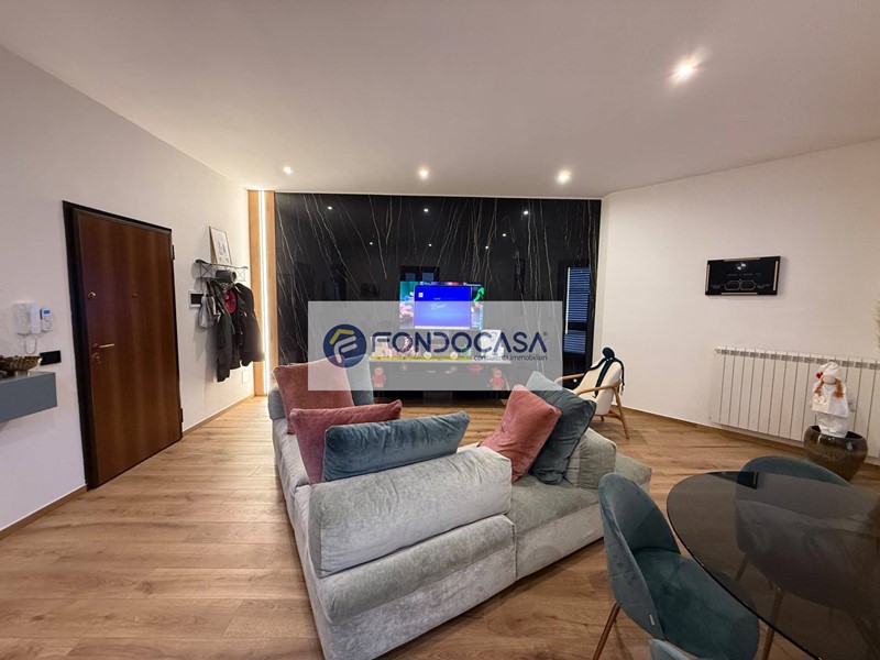 Appartamento in Vendita a Lizzanello, 180'000&euro;, 140 m²