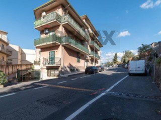 Appartamento in Vendita a Camporotondo Etneo, 130'000&euro;, 100 m², con Box