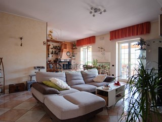 Quadrilocale in Vendita a Roccamontepiano, 89'000&euro;, 143 m²