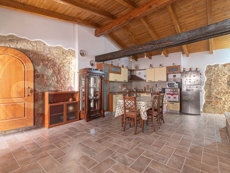 Appartamento in Vendita a Prossedi, 158'000&euro;, 190 m²