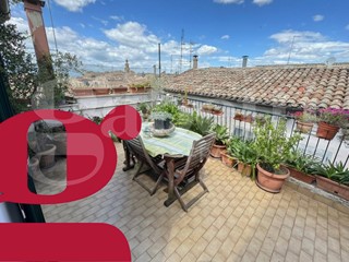 Attico in Vendita a Recanati, 224'000&euro;, 220 m², arredato