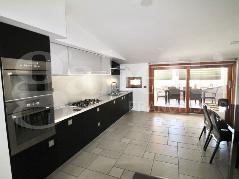 Attico in Affitto a Arzano, 650&euro;, 116 m², arredato