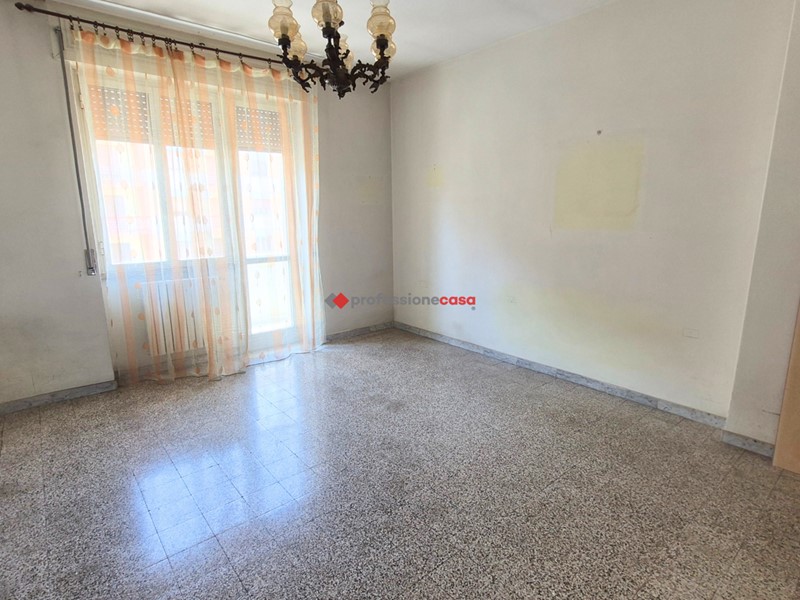 Trilocale in Vendita a Foggia, 45'000&euro;, 90 m²