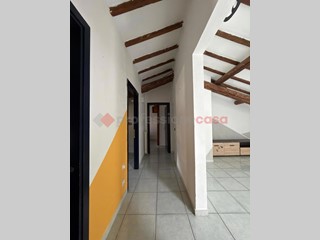 Quadrilocale in Vendita a Arezzo, 175'000&euro;, 113 m²