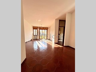 Appartamento in Vendita a Rovigo, zona S. Bortolo, 129'000&euro;, 100 m², con Box