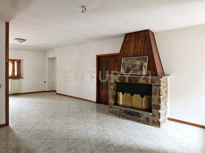Appartamento in Vendita a Piancastagnaio, 40'000&euro;, 100 m²