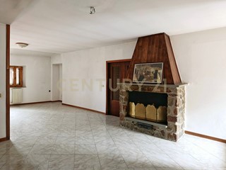 Appartamento in Vendita a Piancastagnaio, 40'000&euro;, 100 m²