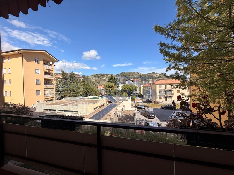 Quadrilocale in Vendita a Taggia, 250'000&euro;, 98 m²