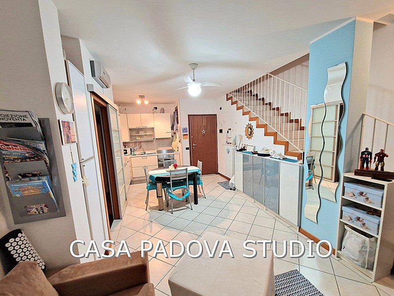 Trilocale in Vendita a Noventa Padovana, 195'000&euro;, 103 m², arredato