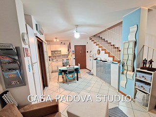 Trilocale in Vendita a Noventa Padovana, 195'000&euro;, 103 m², arredato
