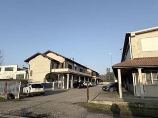 Appartamento in Vendita a Castello d'Agogna, 50'583&euro;, 192 m²