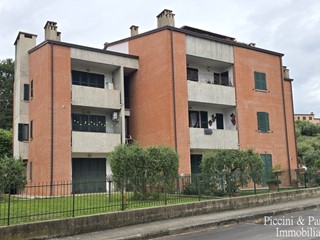 Quadrilocale in Vendita a Perugia, zona Ripa, 119'000&euro;, 110 m², con Box