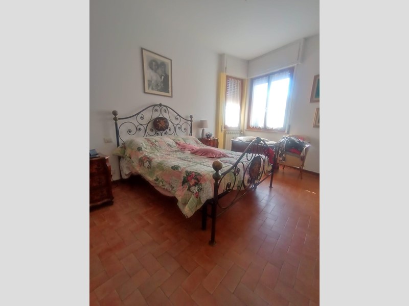 Appartamento in Vendita a Carrara, zona Marina di Carrara, 200'000&euro;, 100 m², arredato