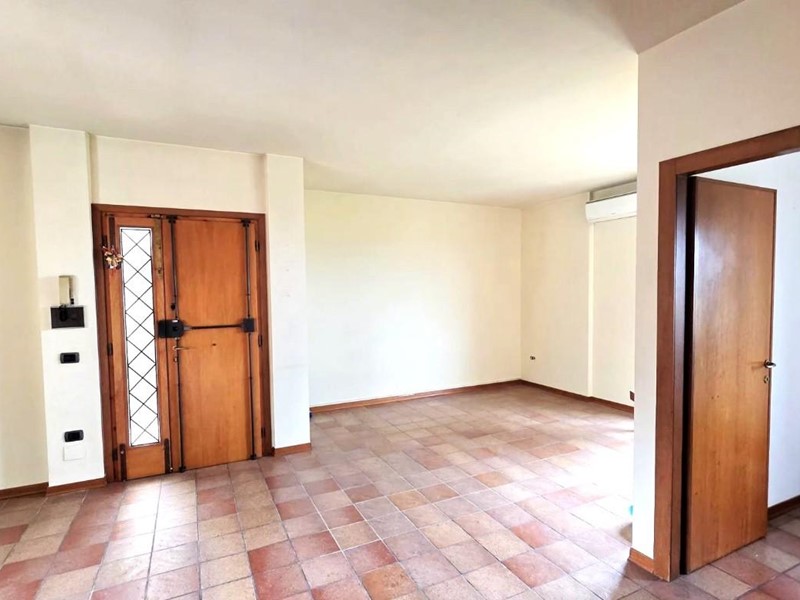 Appartamento in Vendita a Santa Croce sull'Arno, 159'000&euro;, 115 m², con Box