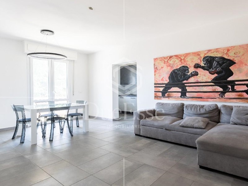 Trilocale in Vendita a Cascina, 145'000&euro;, 70 m², con Box