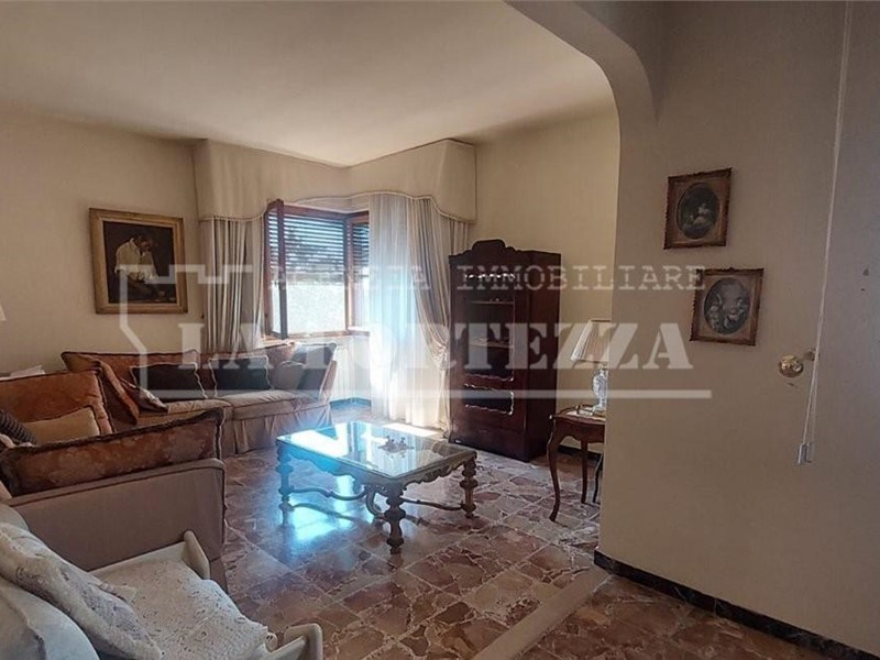 Appartamento in Vendita a Pisa, 325'000&euro;, 130 m², con Box