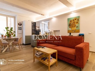 Appartamento in Vendita a Siena, 650'000&euro;, 145 m², arredato