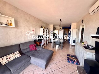 Quadrilocale in Vendita a Monteriggioni, zona San Martino, 280'000&euro;, 94 m², arredato, con Box