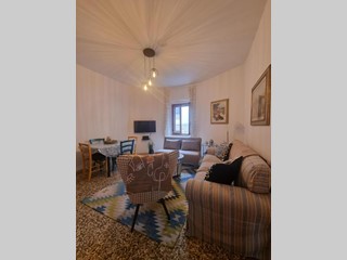 Trilocale in Vendita a Colle di Val D'Elsa, 150'000&euro;, 65 m², arredato