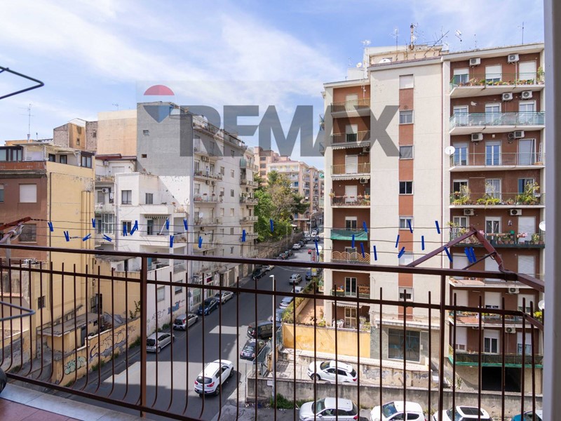 Appartamento in Vendita a Catania, 240'000&euro;, 164 m²