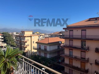 Appartamento in Vendita a Giarre, 100'000&euro;, 120 m²