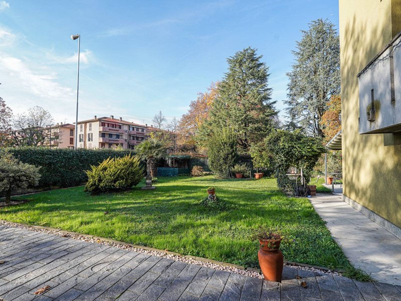 Quadrilocale in Vendita a Gessate, 297'000&euro;, 214 m²