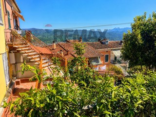 Trilocale in Vendita a Vezzano Ligure, 119'000&euro;, 95 m²