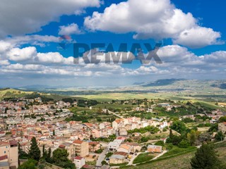 Quadrilocale in Vendita a Salemi, 125'000&euro;, 156 m²