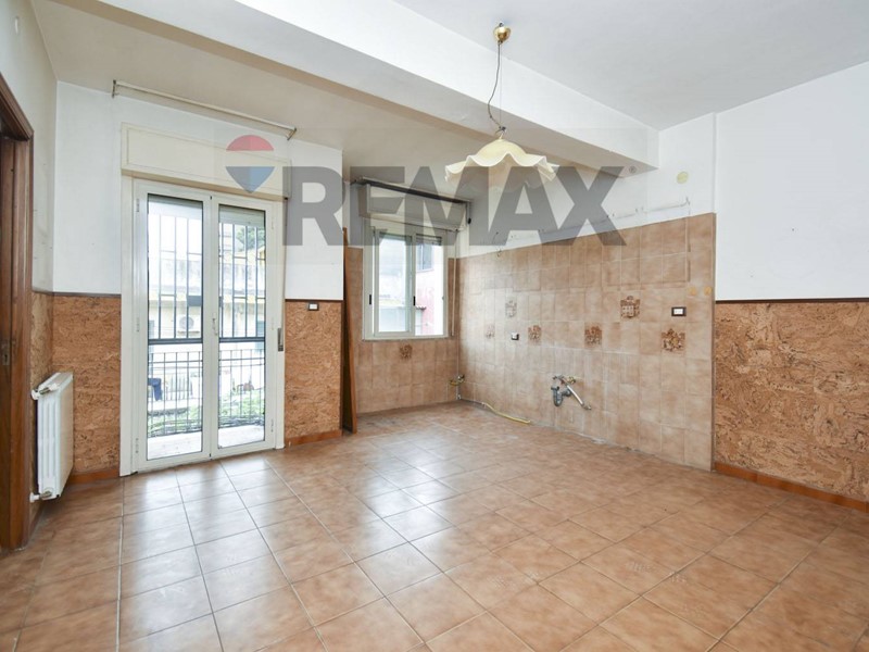 Appartamento in Vendita a Catania, 94'000&euro;, 146 m²