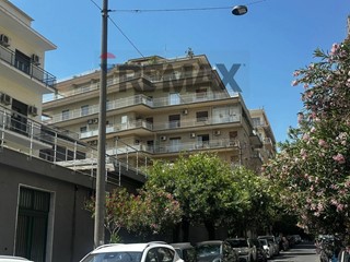 Appartamento in Affitto a Catania, 850&euro;, 150 m²