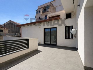 Appartamento in Vendita a Giarre, 169'000&euro;, 230 m²