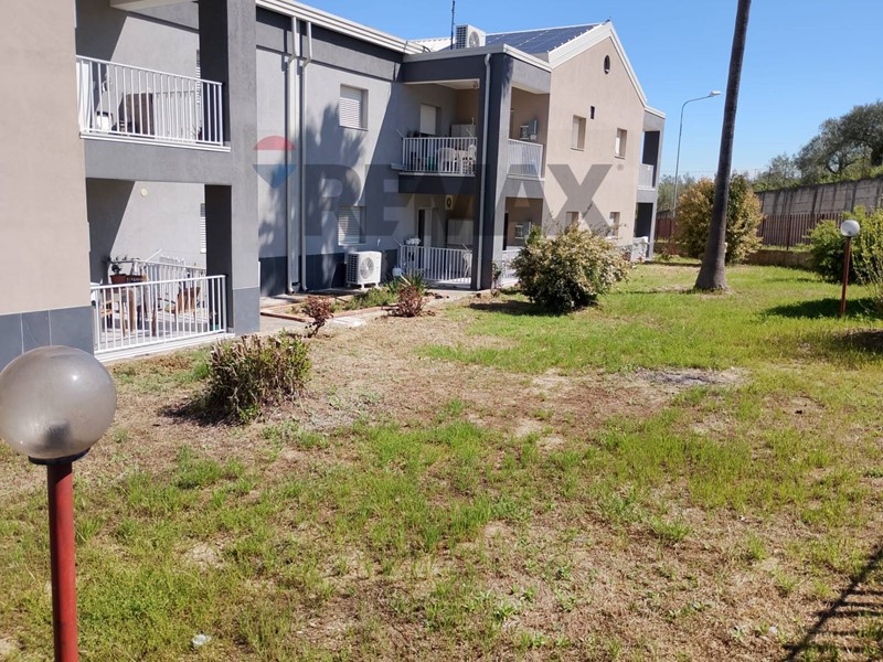 Appartamento in Vendita a Mirabella Imbaccari, 98'000&euro;, 135 m²