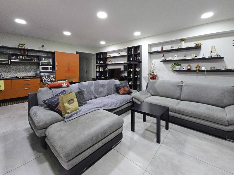 Appartamento in Vendita a Pescara, 220'000&euro;, 178 m²