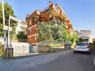 Trilocale in Vendita a Campagnano di Roma, 155'000&euro;, 150 m²