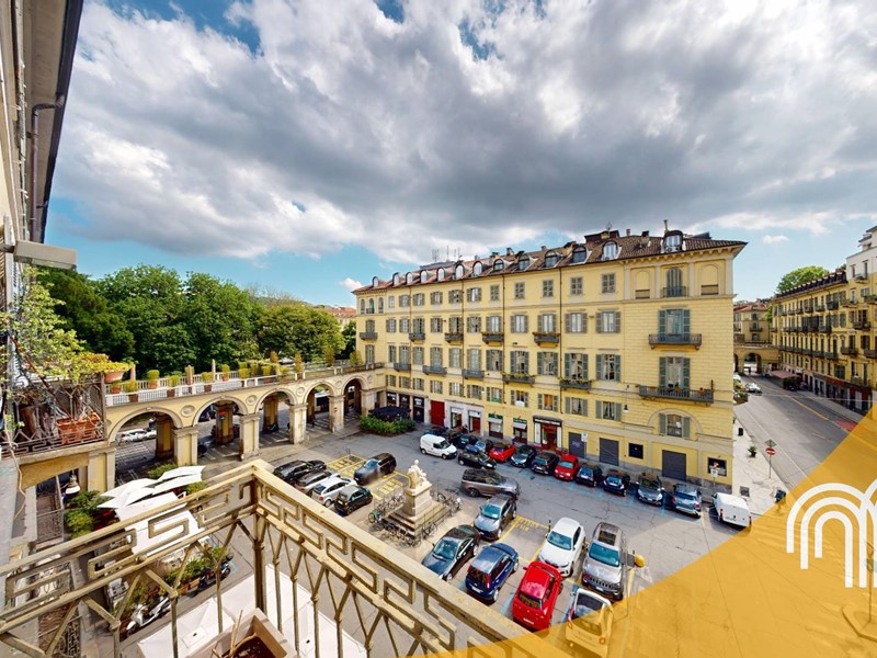 Appartamento in Vendita a Torino, 639'000&euro;, 206 m²