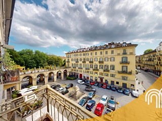 Appartamento in Vendita a Torino, 639'000&euro;, 206 m²