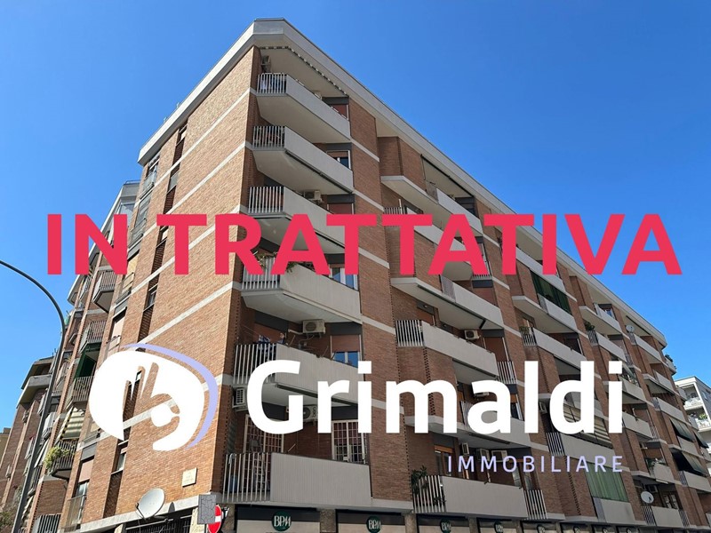 Bilocale in Vendita a Roma, 275'000&euro;, 75 m²