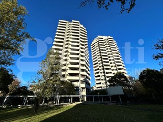 Appartamento in Vendita a Bologna, 495'000&euro;, 155 m², arredato