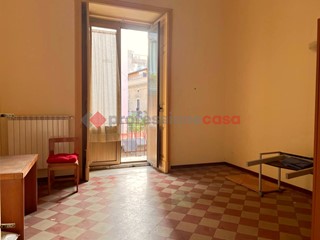 Appartamento in Vendita a Catania, 150'000&euro;, 180 m²