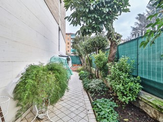 Trilocale in Vendita a Bologna, 275'000&euro;, 90 m², con Box