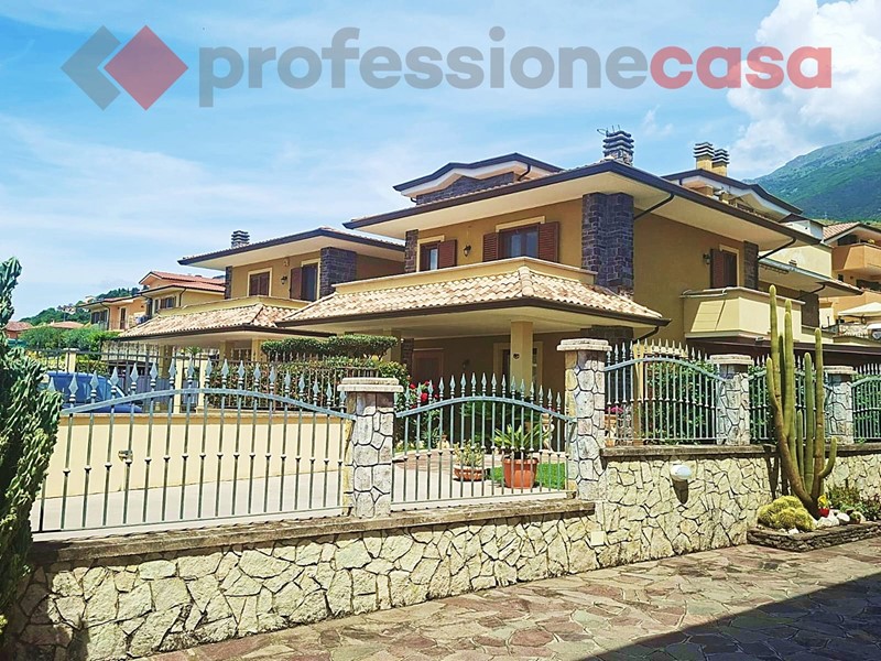 Trilocale in Vendita a Piedimonte San Germano, 85'000&euro;, 80 m²