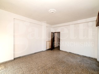 Bilocale in Vendita a Roma, 269'000&euro;, 77 m²