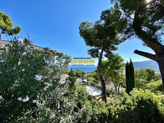 Trilocale in Vendita a Andora, zona Marina Di Andora, 385'000&euro;, 95 m², arredato, con Box