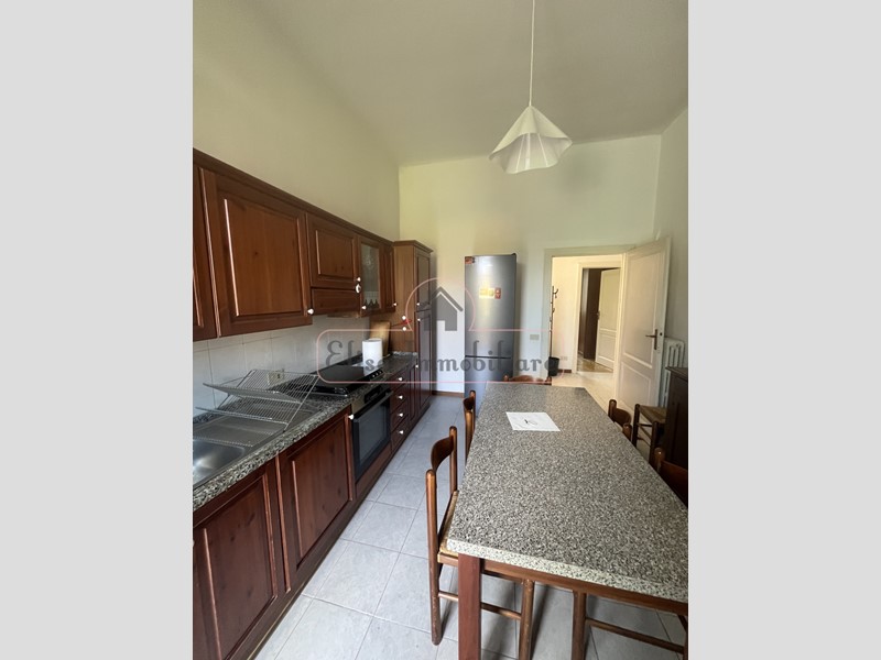 Appartamento in Affitto a Pisa, 1'400&euro;, 125 m², arredato, con Box