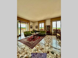 Appartamento in Vendita a San Casciano In Val Di Pesa, zona Cerbaia, 360'000&euro;, 145 m²
