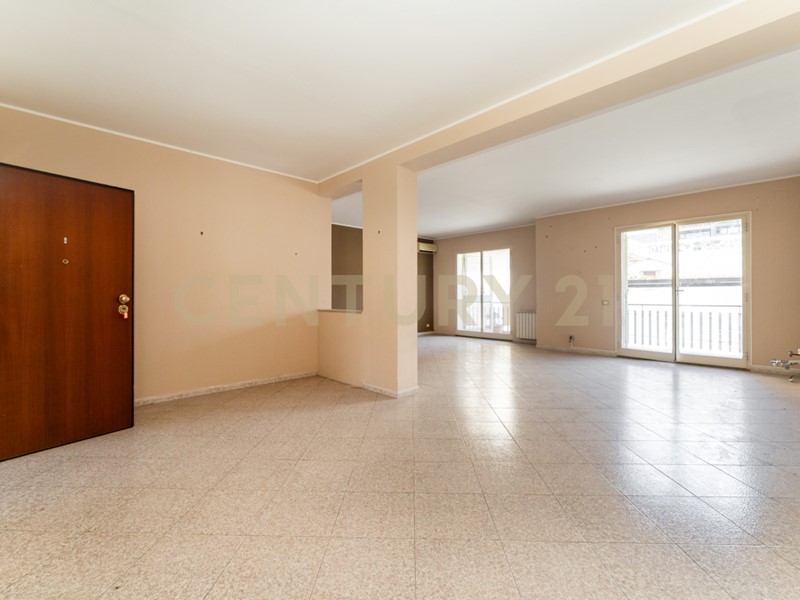 Appartamento in Vendita a Catania, 209'000&euro;, 165 m²