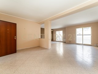 Appartamento in Vendita a Catania, 209'000&euro;, 165 m²