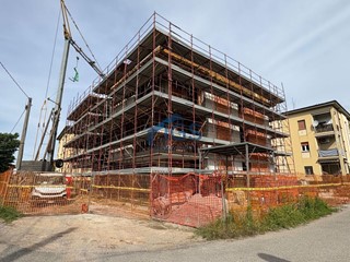 Quadrilocale in Vendita a Brescia, 360'000&euro;, 110 m², con Box